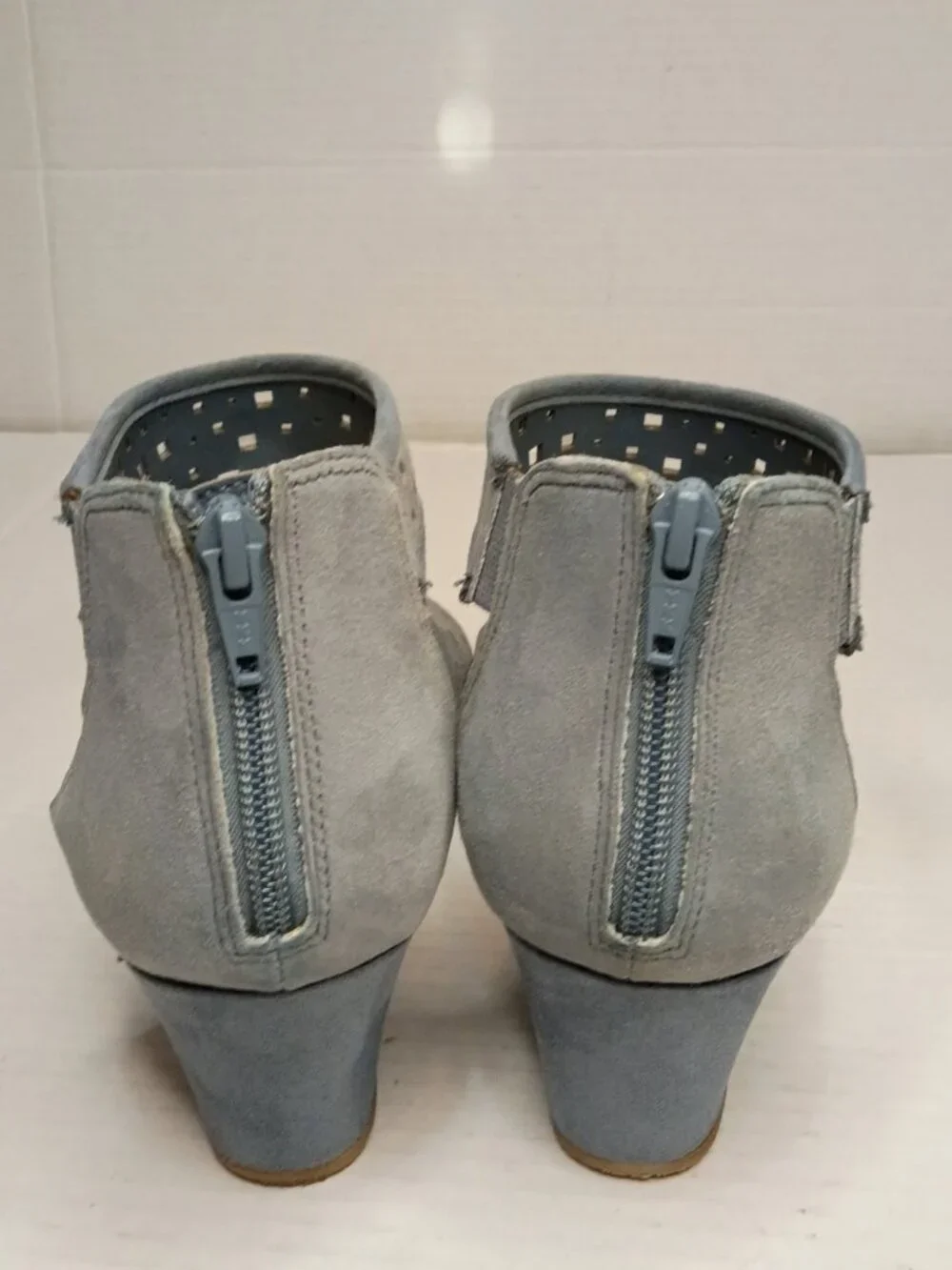 Eurosoft by Sofft Mesa Blue Laser Cut Wedge Sandals Women's Size 11